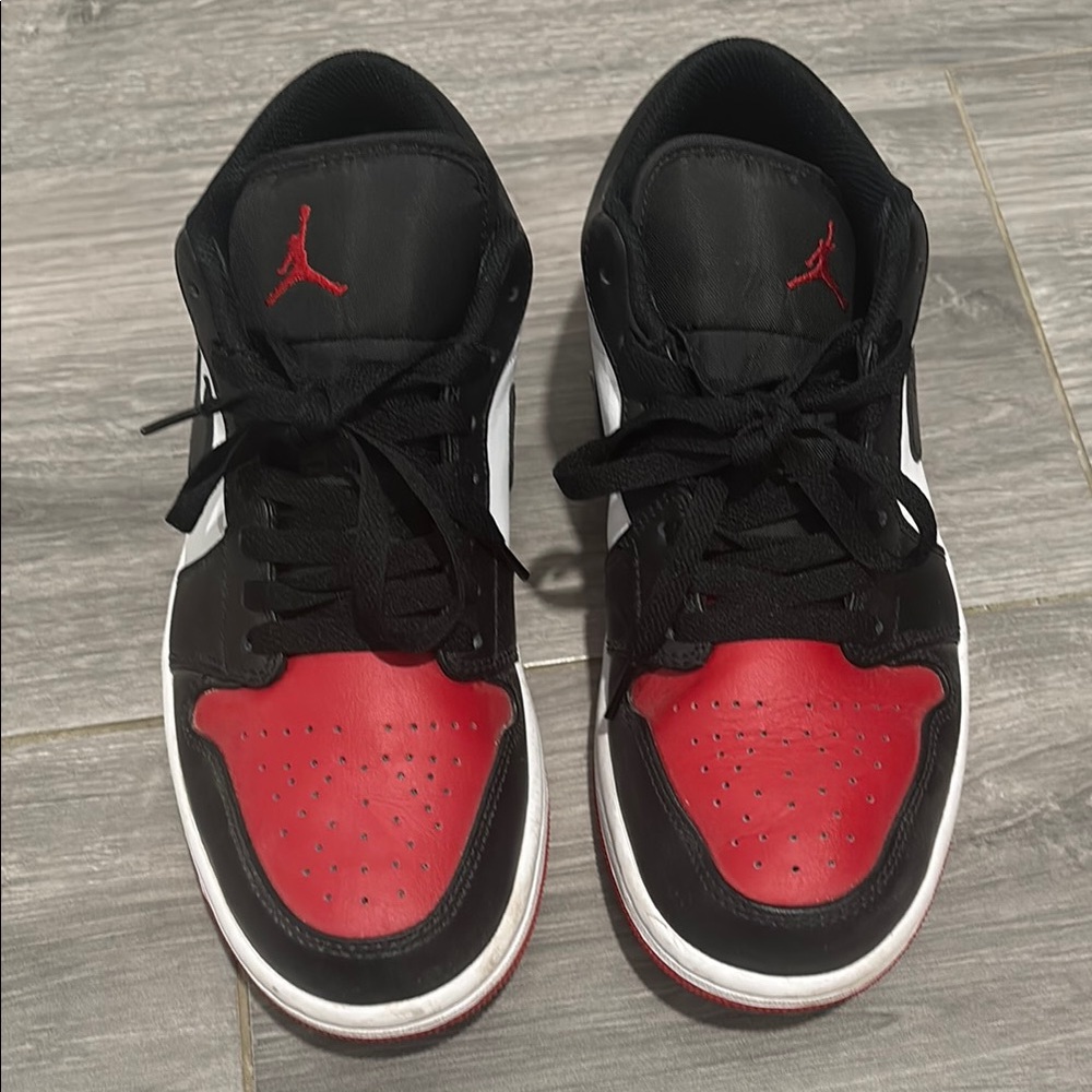 Nike Air Jordan Men's Black and Red Sneakers